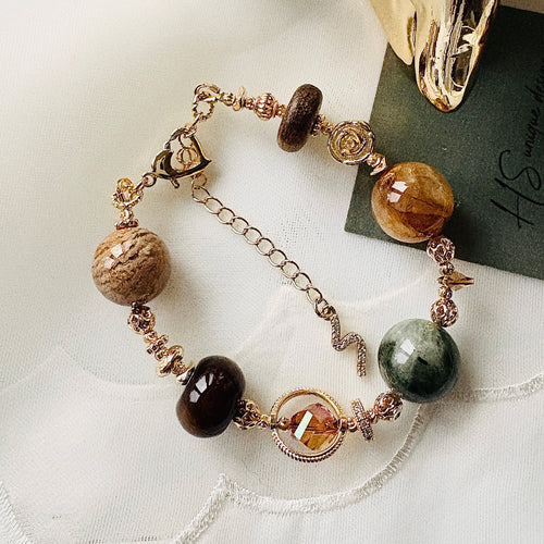 千層幽靈Ｉ沉香Ｉ奧地利水晶Ｉ印度瑪瑙Ｉ兔毛綠發石Ｉ閃靈鑽Ｉ施華洛世奇水晶（龍蝦Ｓ字母鋯石釦 可改磁吸釦）